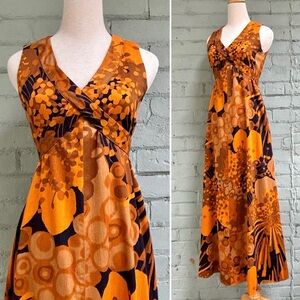 Vintage 70s Sleeveless Floral Maxi Dress